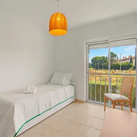 Luminoso T2 Em Piscina Casa de Férias *